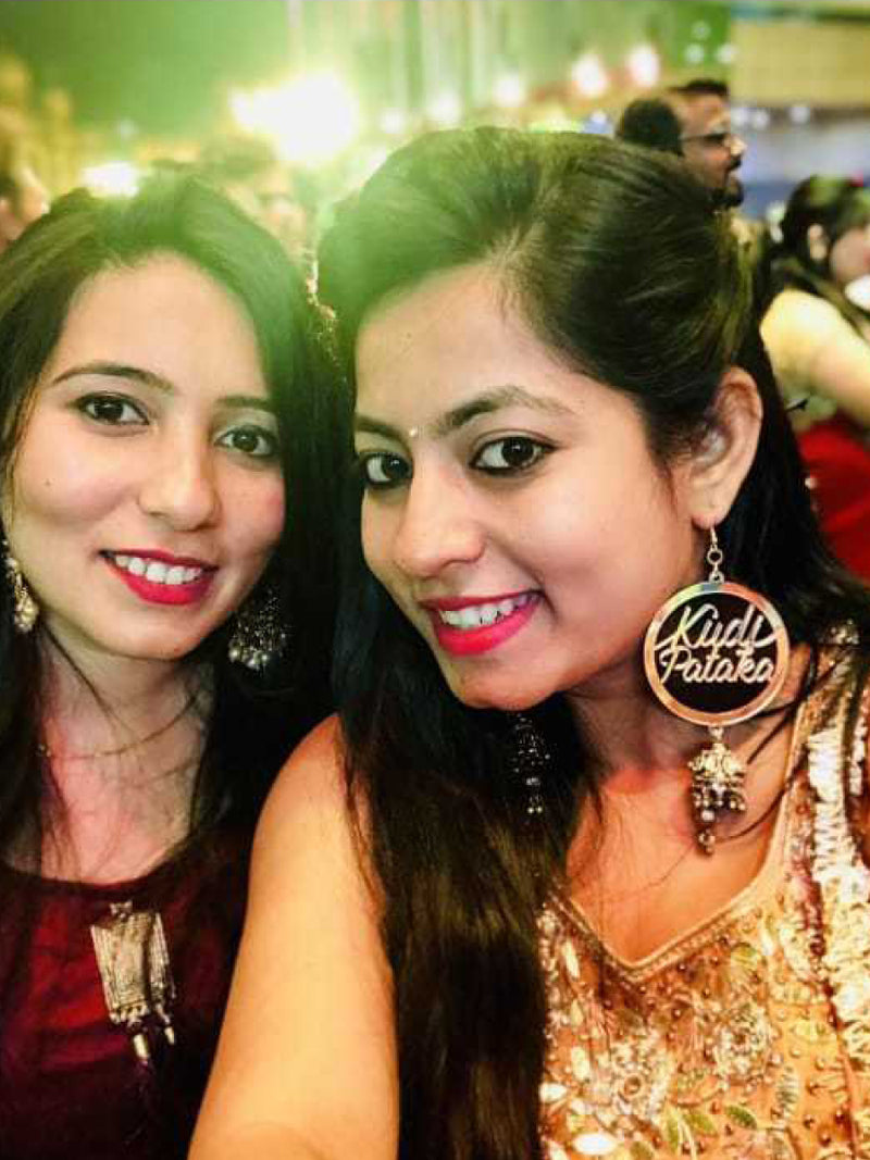 selfie poses for girls with Saree 😇😍#pleaseviral #pleasegoviral #vir... |  TikTok