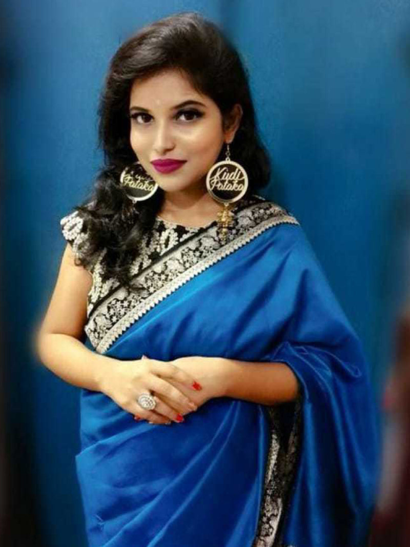 Nita Ambani Is A Sight To Behold In Royal Blue Saree, Kundan Necklace,  Diamond Ring At NMACC Grand Opening | Zoom TV